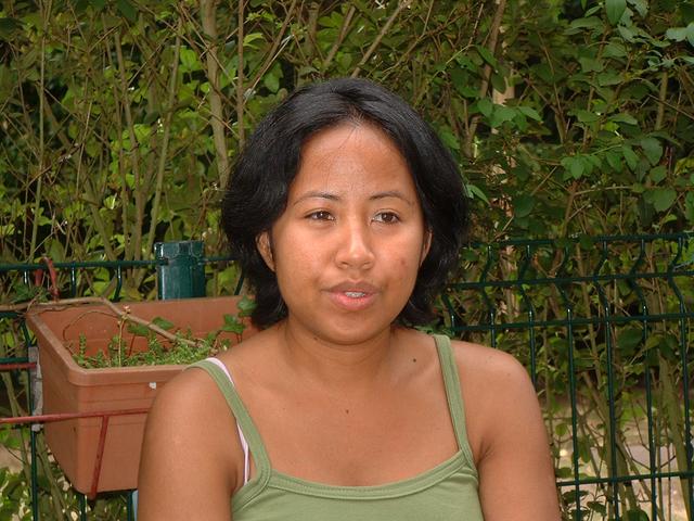 20040808 1640 26 barbec gasy